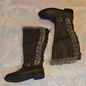 Elize Boho Winter Boots Sz 9 Dark Brown/Gray stylish and coFaux Fur Trim Lace Up